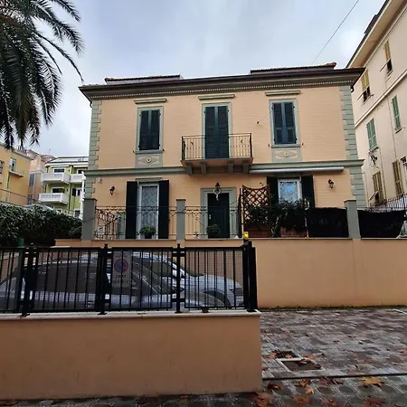 Platani Del Corso - Attico Con Parcheggio Privato - Private Parking شقة سانريمو