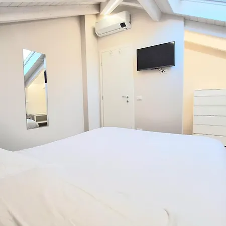 アパート Platani Del Corso - Attico Con Parcheggio Privato - Private Parking *